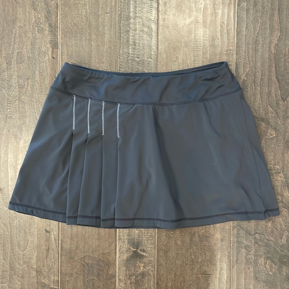 Athleta Gray Second Wind Skort, Size Small - image 1